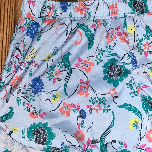 2x HOST PICK !!!   Old Navy Active Floral Shorts Size S/P - Picture 3 of 14